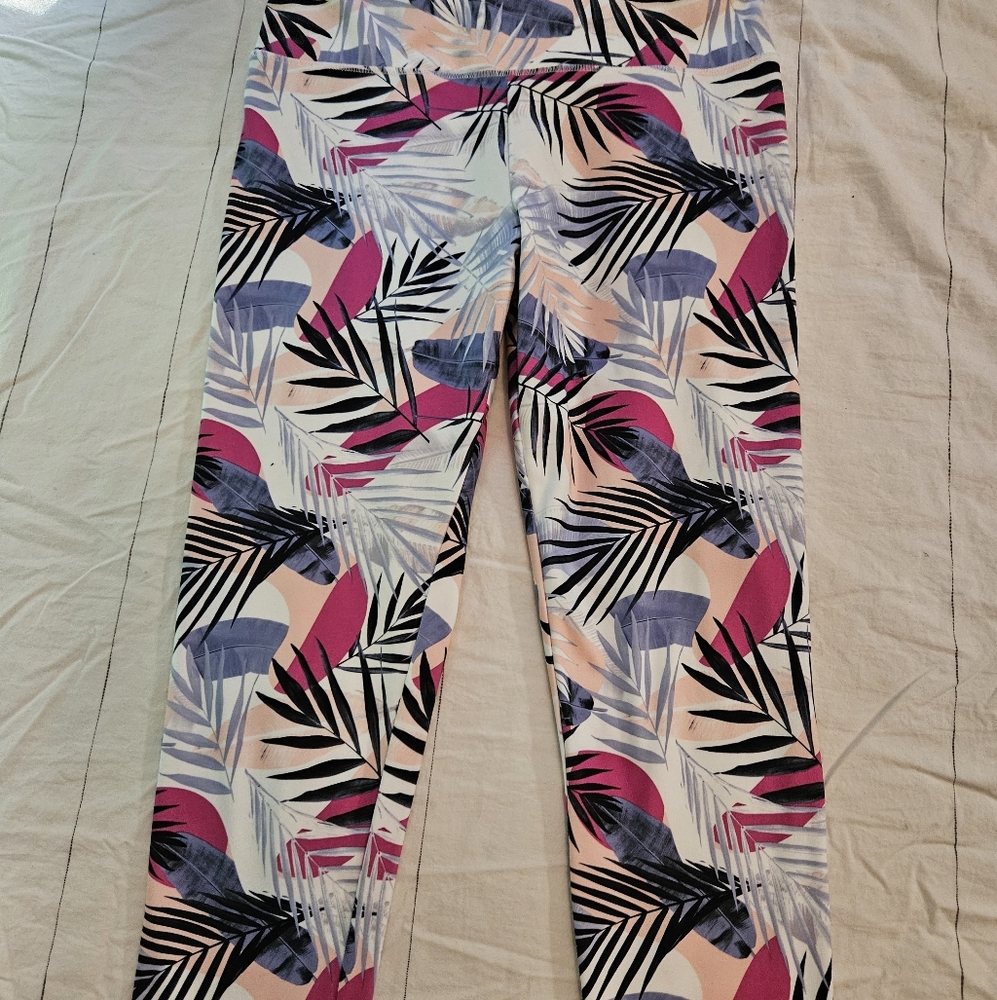Balance Collection Leaf Pattern Leggings